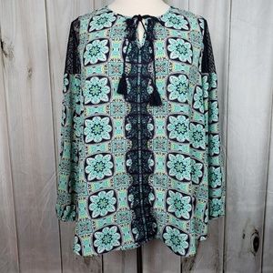 Est 1946 Top with keyhole front and lace shoulders